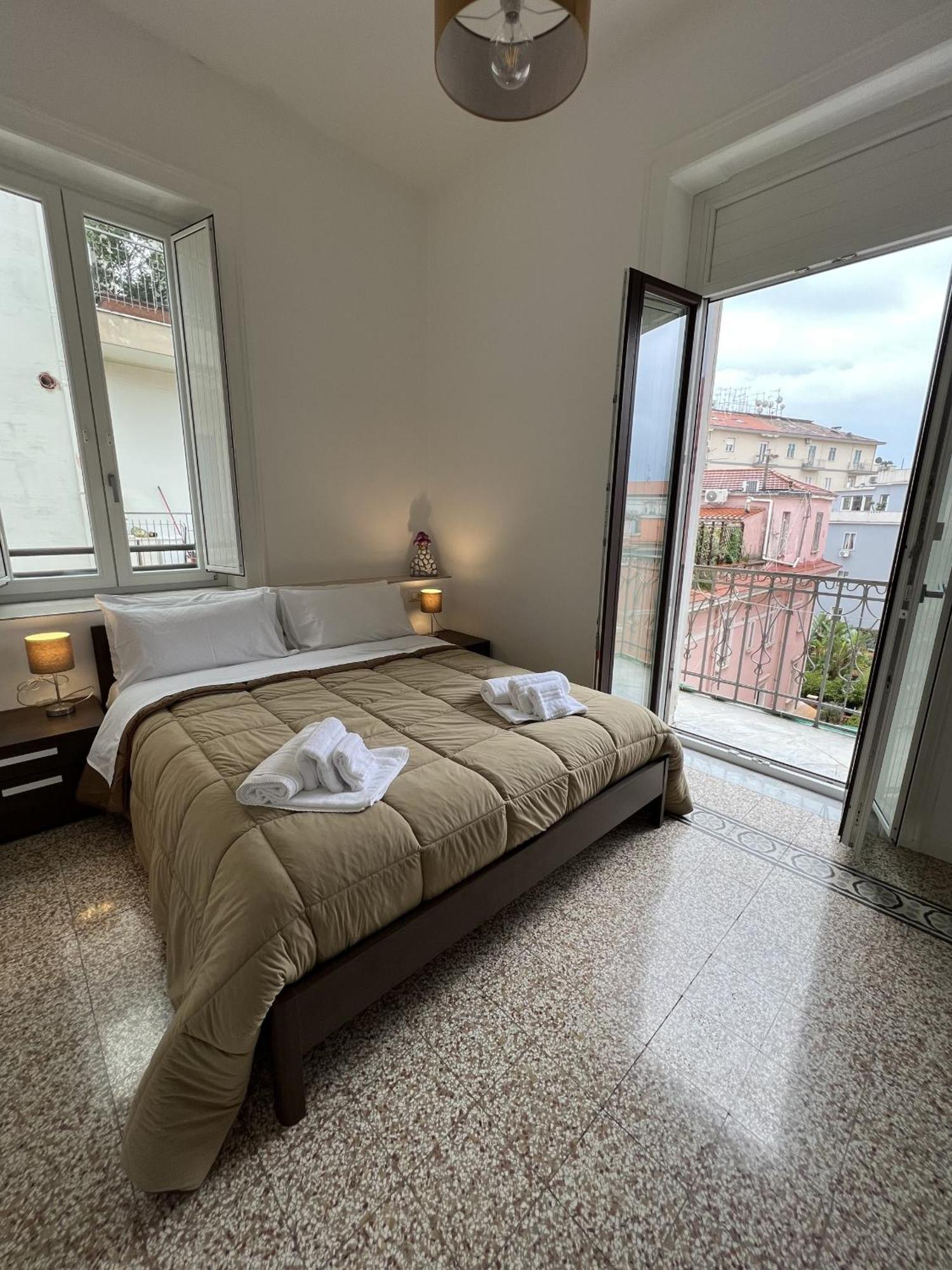 Bonadies64 B&B Salerno Værelse billede