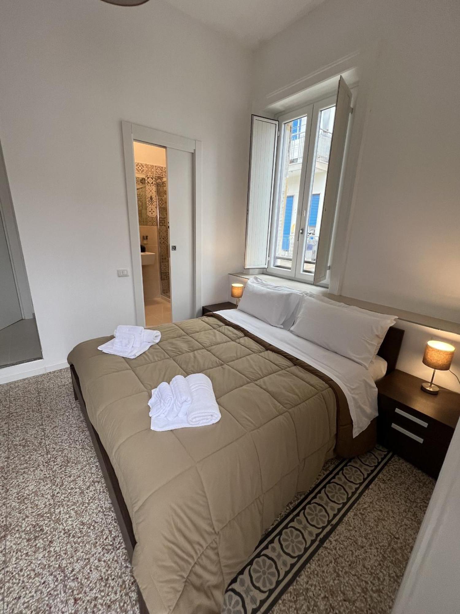 Bonadies64 B&B Salerno Værelse billede